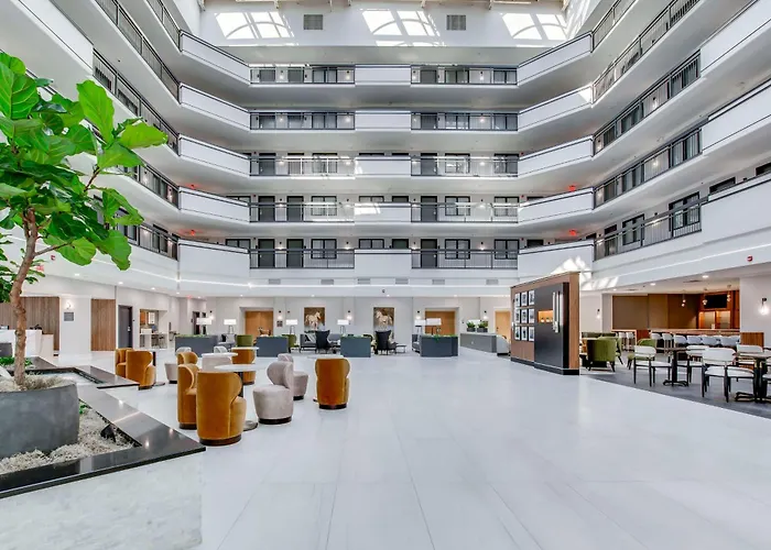 Embassy Suites By Hilton Louisville East