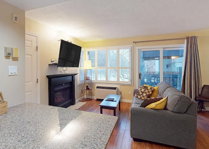 Ground Level, Mtnside W/ Pool, Hot Tub, Tennis!