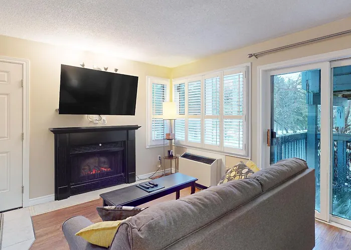 Ground Level, Mtnside W/ Pool, Hot Tub, Tennis!