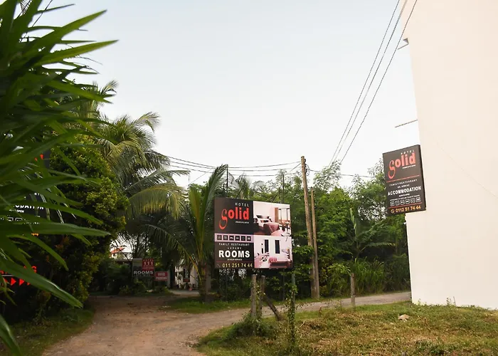 Solid Hotel Boralasgamuwa
