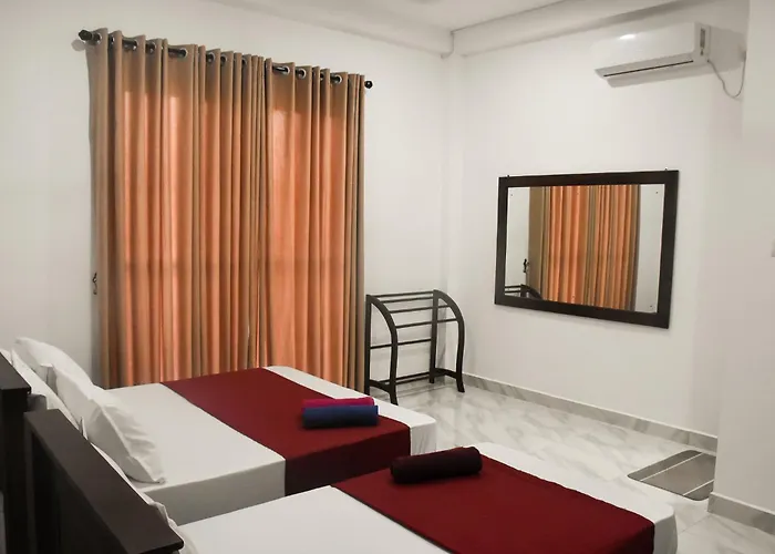 Solid Hotel Boralasgamuwa