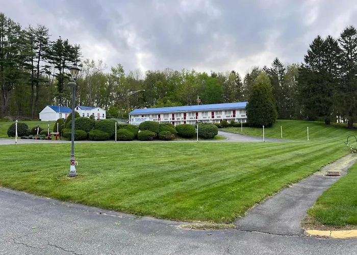 Economy Lodge 682 Main St Sturbridge