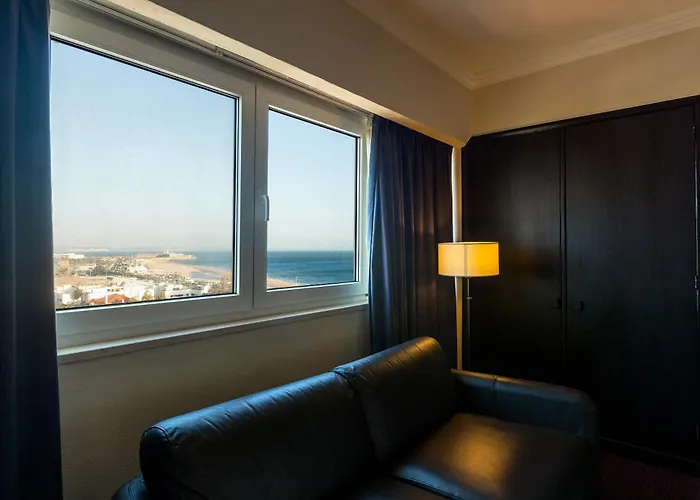 Carcavelos Beach Hotel