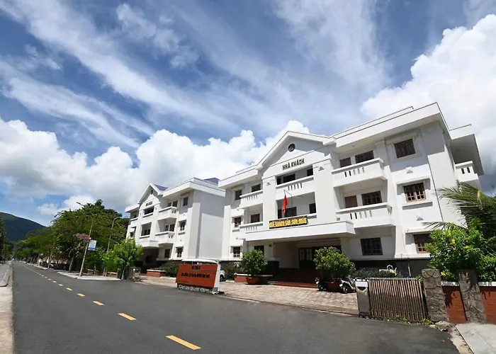 Con Dao Tan Son Nhat Hotel