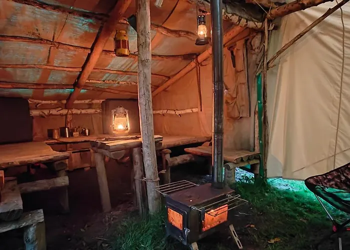 Au Pied Du Trieu, The Shelter