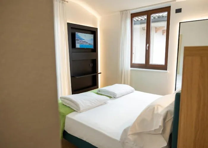 Hotel Lago Di Garda