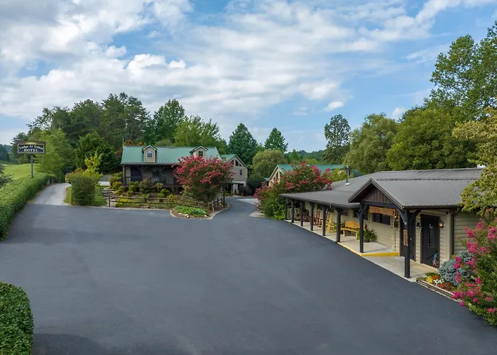 Lodge At Tellico