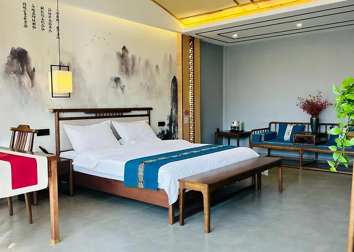 Qichi Waterfront B&B Hotel