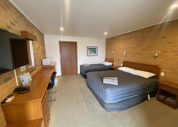 Quays Motel San Remo