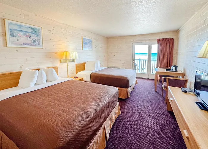 Blue Water Beachfront Hotel & Waterpark