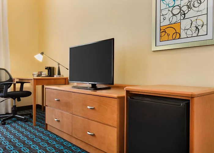 Fairfield Inn & Suites By Marriott Toledo Maumee