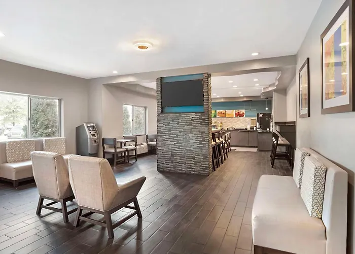 Quality Inn & Suites Birmingham - Highway 280