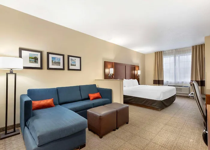 Comfort Suites Cedar Falls Industrial Park