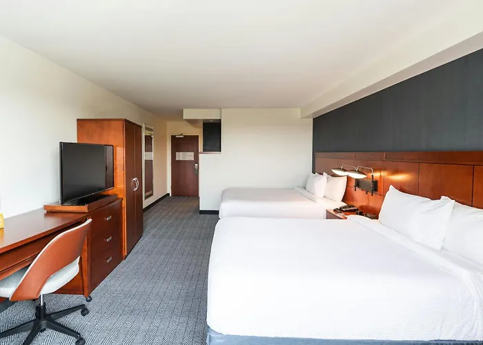 Courtyard By Marriott Philadelphia Springfield