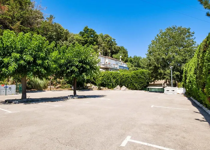 B&B Hotel Villeneuve Loubet Village
