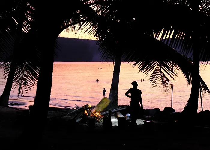 Lily'S Beach Bungalows