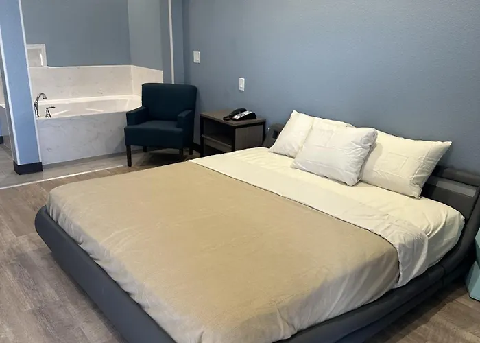 M&M Inn And Suites