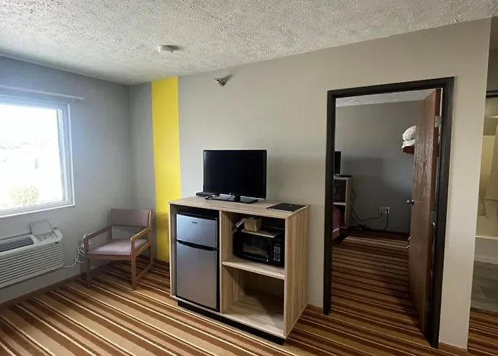 Super 8 By Wyndham Blair