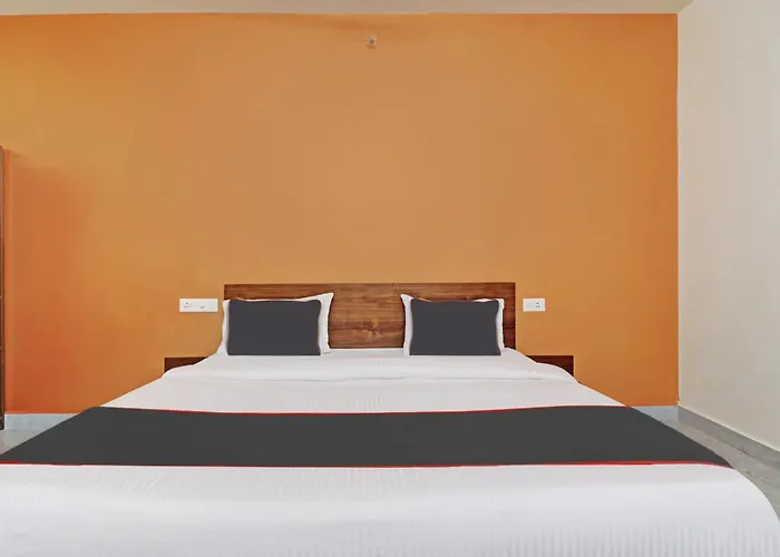 Collection O Golden Hitech Hotel