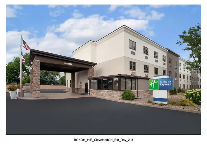 Holiday Inn Express Cleveland Airport - Brook Park By Ihg