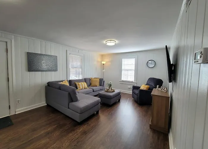 Exquisite 4Bedroom Home-Sleep 14