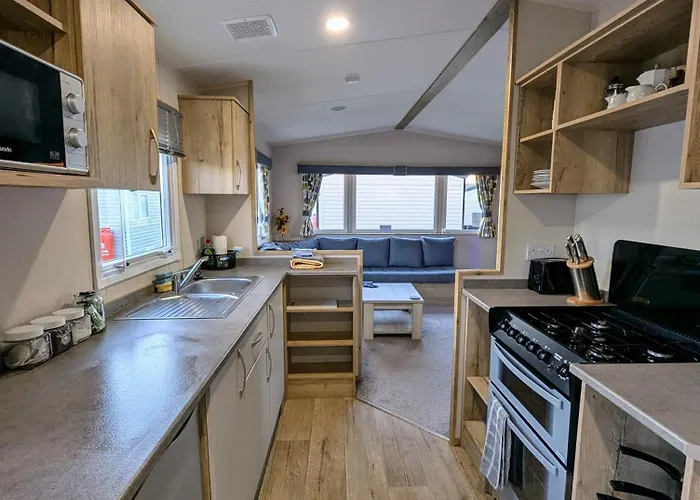 Van-Tastic 6 Berth Static