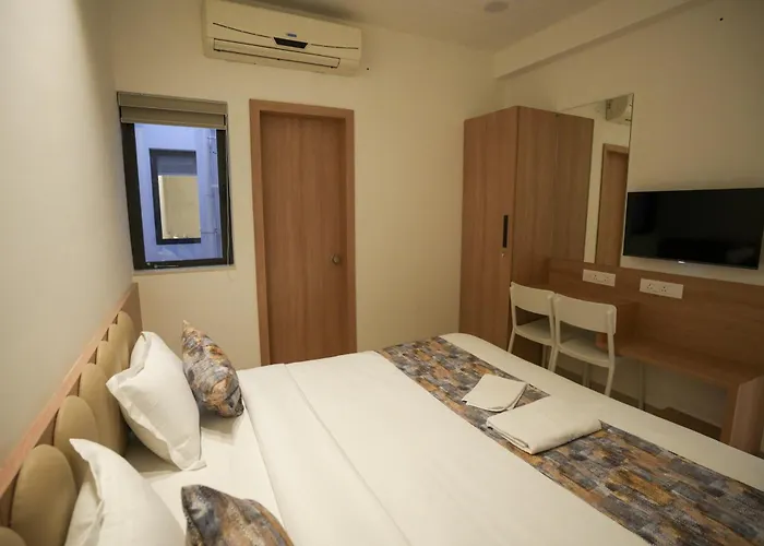 Maruti Grand Hotel