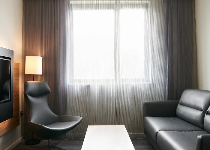 Moxy Edinburgh Airport