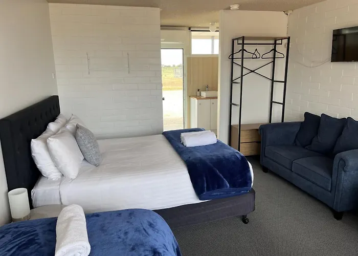 Happy Wanderer Motel Lake Boga On The Lake With Lake Views