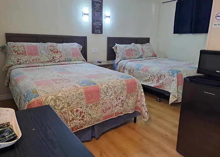 Three Island Motel