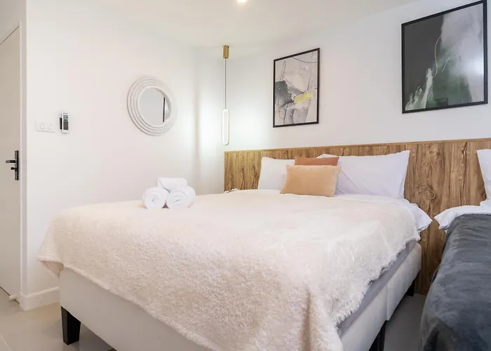 Winks House Patong Phuket 4B