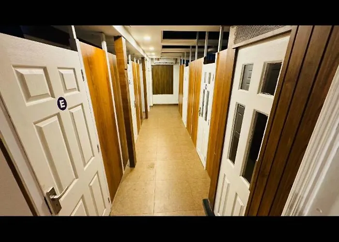Lowfare Hotels