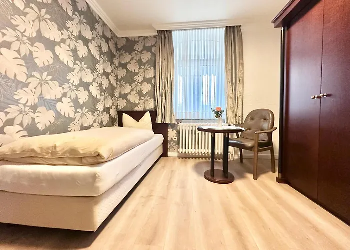 Hotel Deutsches Haus mit WLAN und Parkplatz, HDZ und Kliniken in der Nähe, direkt an der A2 und A30 gelegen
