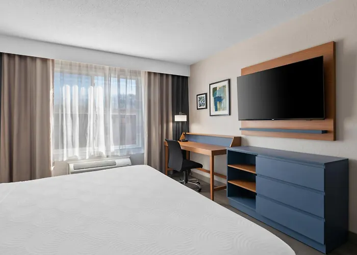 Country Inn & Suites By Radisson, Near The National Sports Center, Coon Rapids, Mn
