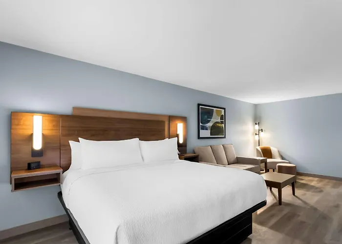 Best Western Plus Fenton