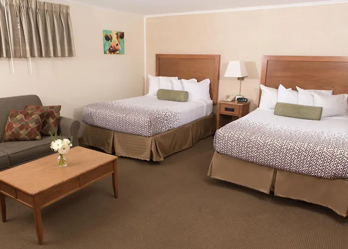 Knotty Pine Motel