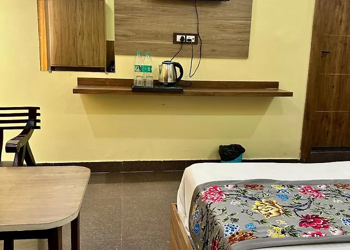 Hotel Madhav Palace Near By Railway Station- 500M Only!