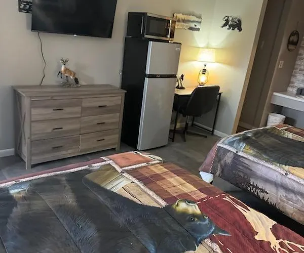 White'S Motel & Sports Lounge