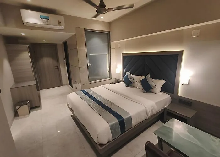 Hotel Nakshtra Residency Kalyan - Premium Couple Friendly