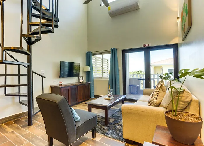 Louis' Apartments