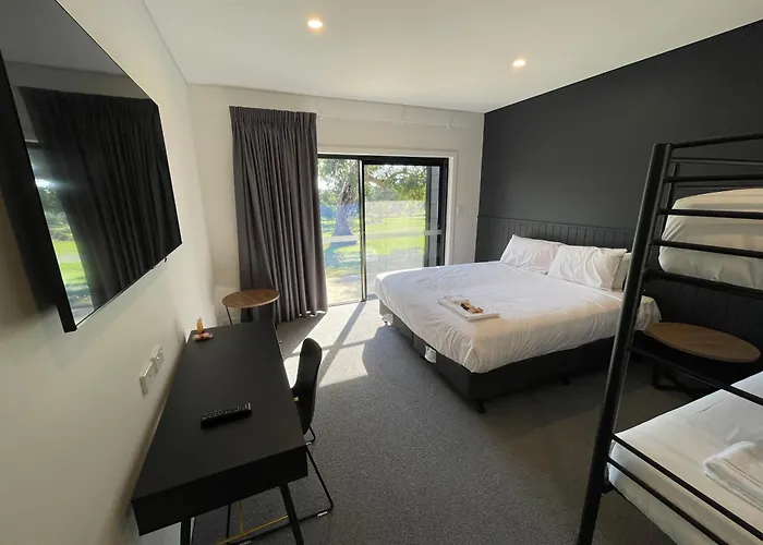 Harden Country Club Motel