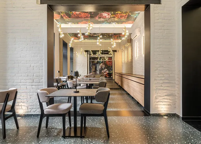 Urban Hotel