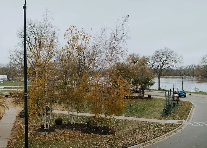 Hatchery Hotel & Event Center