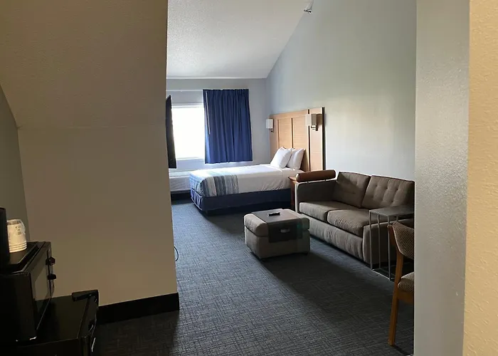 Days Inn & Suites By Wyndham Williamsburg Ia North