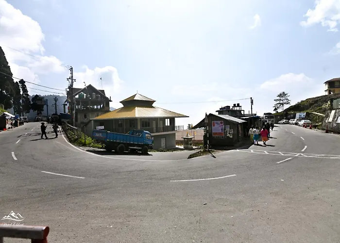 Hotel Chhuti Lava