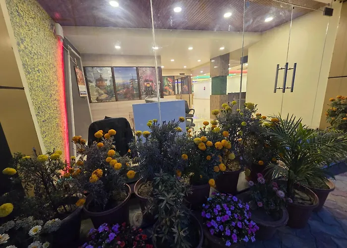 Sarojini Garden Hotel & Restaurant