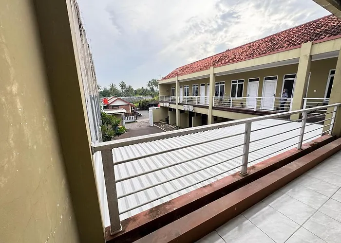 Fakhira Residence Hotel