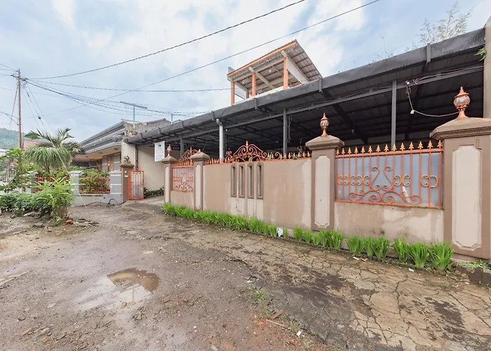 Reddoorz Syariah Near Alun Alun Sumedang