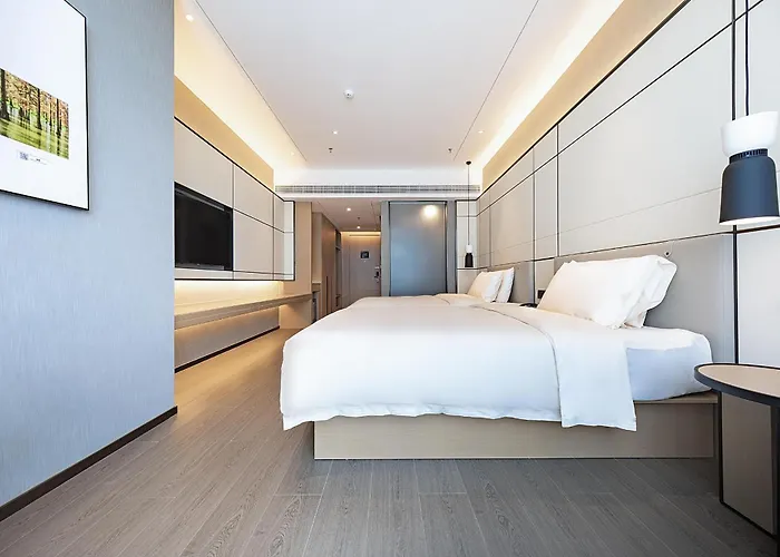 Atour Hotel Zhongshan Ancient Town Huayi Plaza