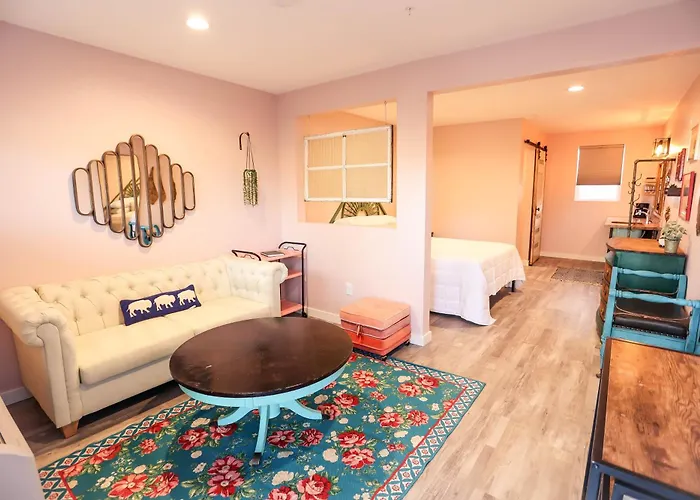 The Blue Buffalo Motel